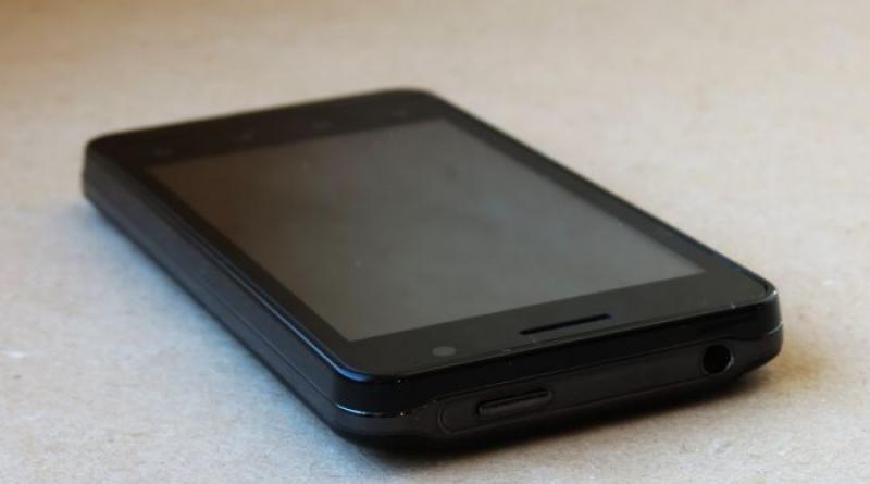 Ανασκόπηση του smartphone Alpha GT από το Highscreen Highscreen alpha gt phone black